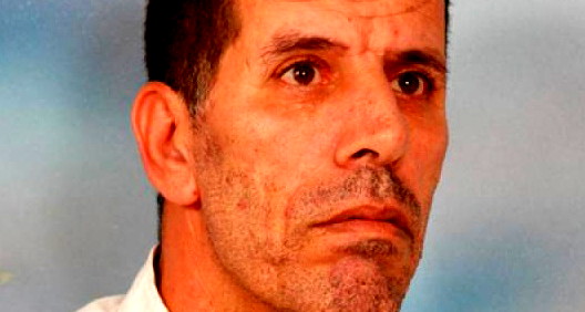 التَّهافُتُ عَلى الـمَنابِرِ هَدَمَ القَناطِرَ وَالـمَنائِرَ