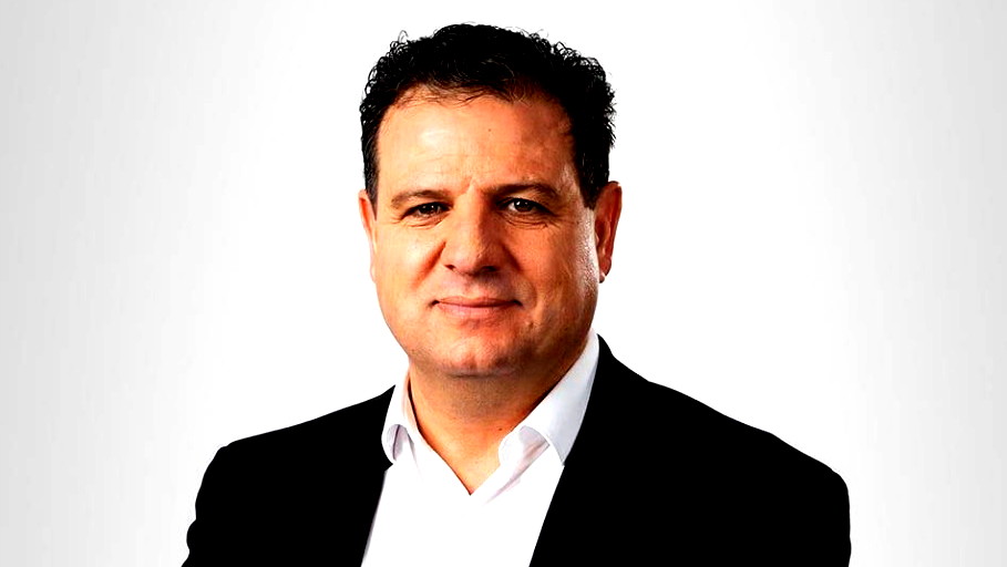  أيمن عودة يستجوب الوزير مارچي حول ظاهرة تسول الأطفال على المفارق وتداعياتها