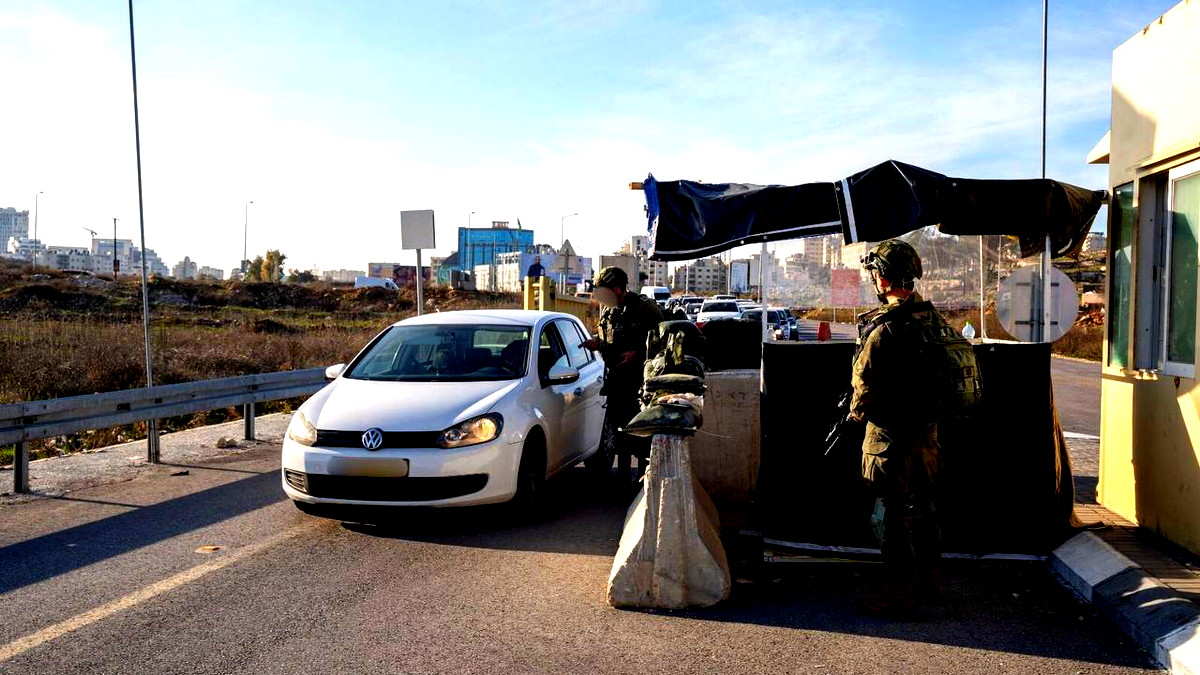 الجيش الإسرائيلي يعلن اتخاذ إجراءات أمنية في الضفة الغربية تمهيدًا لإطلاق سراح الأسرى الفلسطينيين 