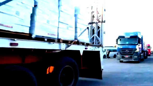 مصادر فلسطينية: دخول 7926 شاحنة إلى قطاع غزة منذ بدء الهدنة وسط استمرار الأزمة الإنسانية