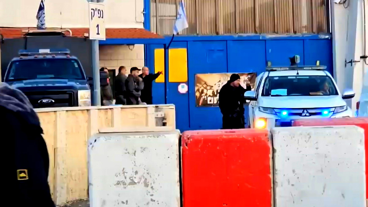 صفقة تبادل الأسرى: 183 فلسطينيًا يغادرون السجون الإسرائيلية غدًا