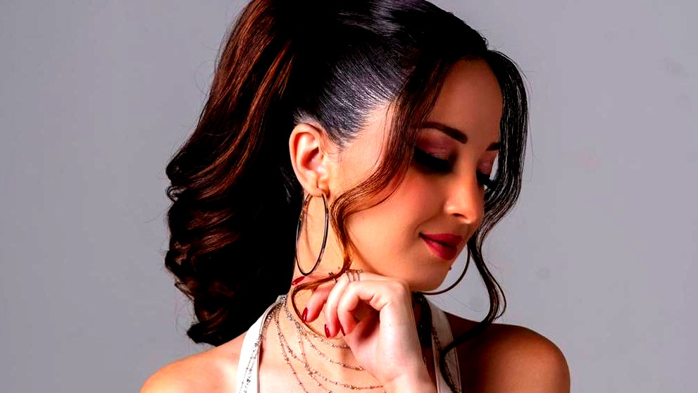 عيش لحالك اغنية جديدة للفنانة العراقية ميرنا كوزا