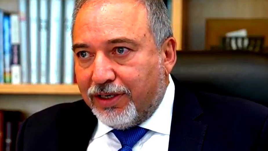 ليبرمان: الثمن الذي تطلبه السعودية مضاعف... أؤيد تسليم مسؤولية غزة لمصر