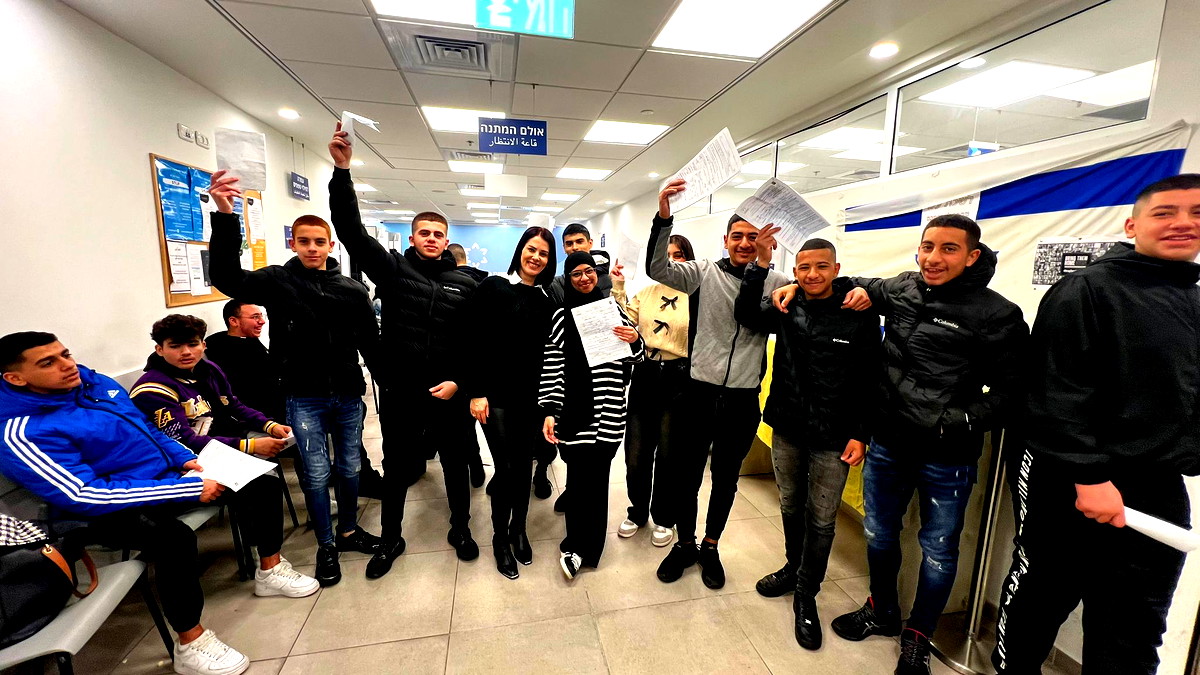 عكا: مدرسة أورط حلمي الشافعي تطلق مشروع "الهويات" لتسهيل استخراج الهويات الشخصية للطلاب