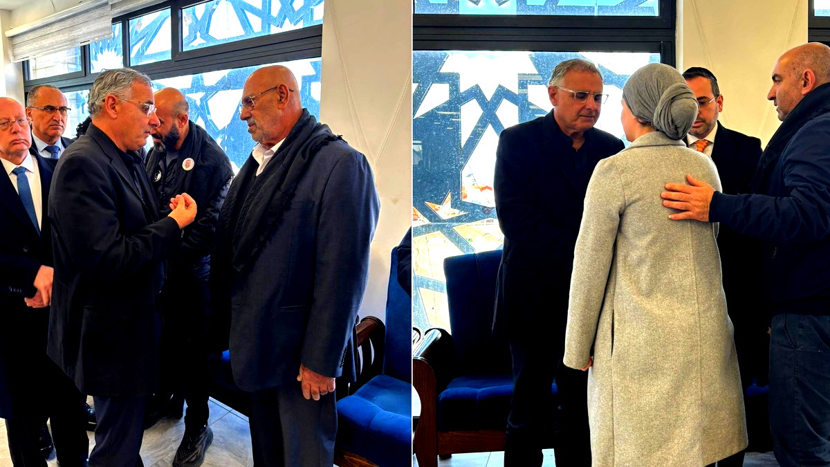 مدير عام كلاليت يزور عائلة الطبيب عبدلله عوض برفقة وزير الصحة: على السلطات أن تضمن أمن الطواقم الطبية