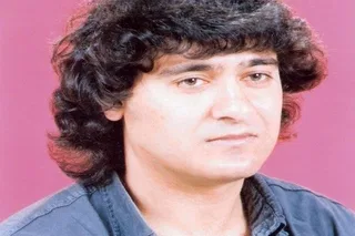 إلى كُلِّ مُمَثّلٍ قزَمٍ وَعَميلٍ يَدَّعِي الفنَّ والإبداع