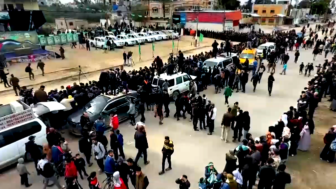 بدء الاستعدادات في قطاع غزّة لاتمام صفقة التبادل الخامسة...  وفد من الصليب الأحمر يتوجه إلى موقع تسليم المحتجزين 