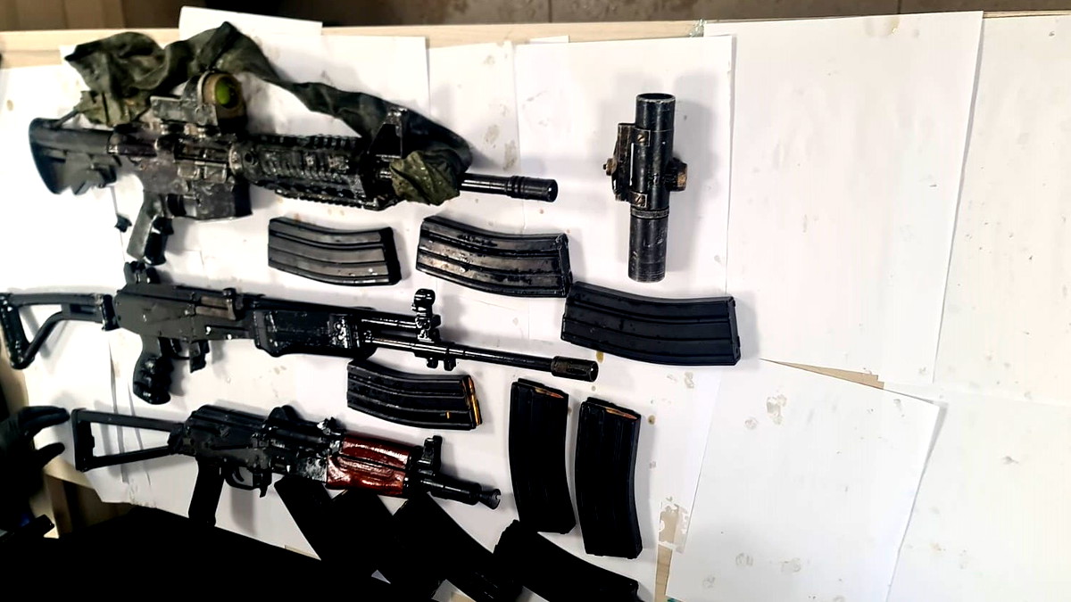 ام الفحم: ضبط اسلحة مخبأة داخل أنبوب في الأرض