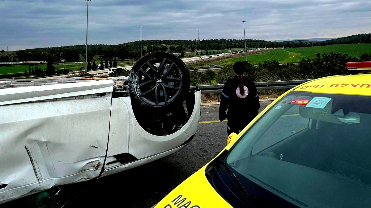 مصرع شاب واصابة اخرين بحادث طرق على شارع 6 قرب كريات جات