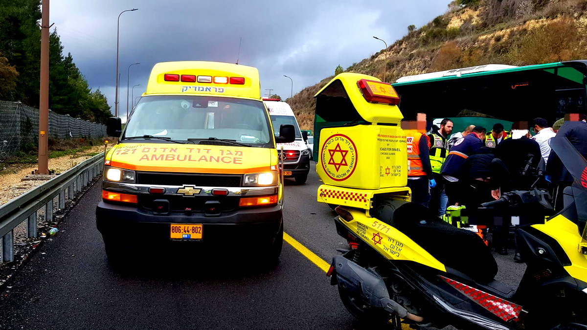 القدس: مصرع شاب (40 عامًا) إثر تعرّضه للدهس من قبل مركبة على شارع رقم 1