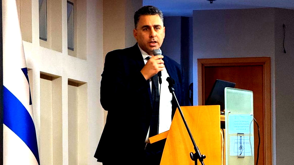 شهادة تكريم للمحامي د. قيس ناصر من نقابة المحامين في حيفا