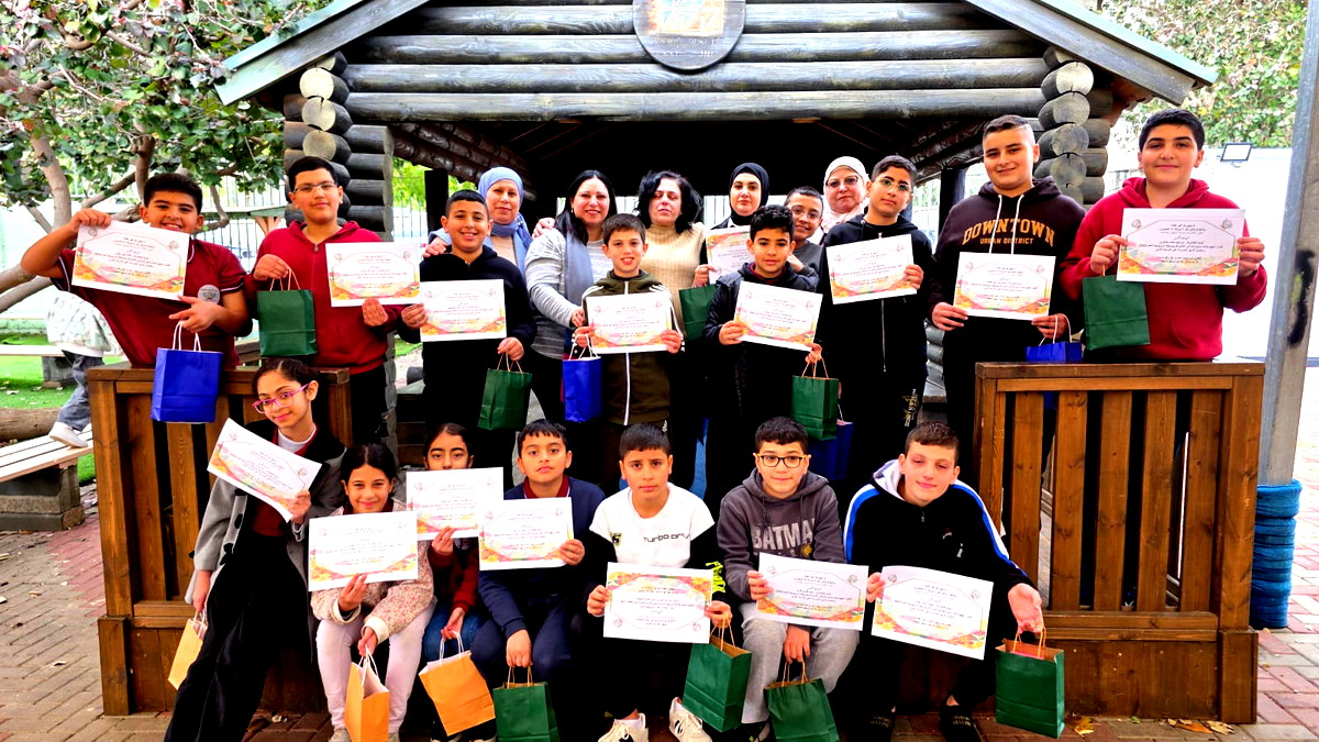 تكريم فريق روبوتكس الزيتون لحصده المرتبة الاولى في أداء الروبوت بمسابقة الـ fll