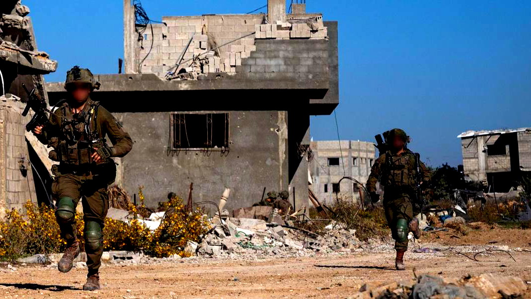 رويترز: السعودية تقود مسعى عربيًا لإيجاد بديل لخطة ترامب بشأن قطاع غزة