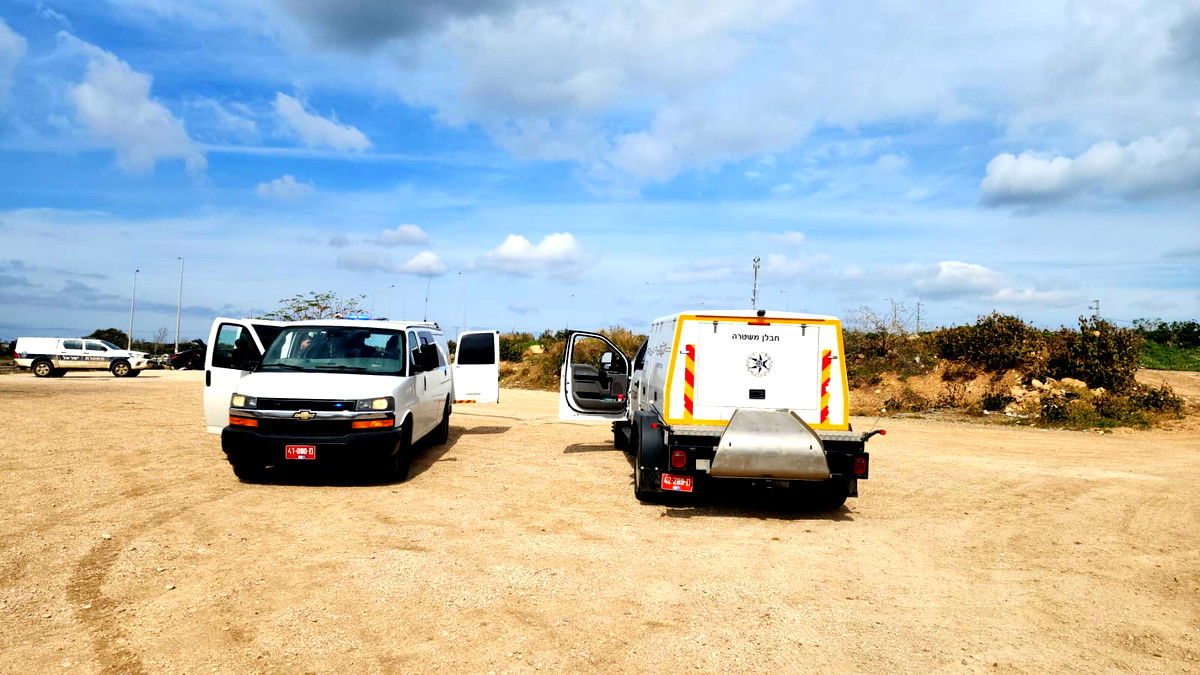 طمرة: تقرير أولي عن توقيف شخص يشتبه حمله جسم مشبوه على جسده... الشرطة: اعتقال شاب وأصدقائه بعد ان تم ضبط  جهاز للغش في امتحان التؤوريا