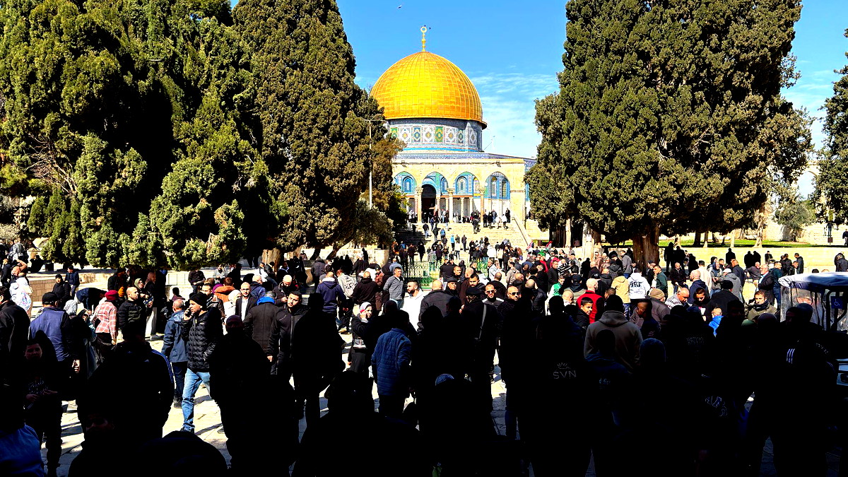 استعدادًا لرمضان: الآلاف يشدّون الرحال للأقصى المبارك ويشاركون في يوم القدس أولًا 15 الذي نظّمته جمعية الأقصى