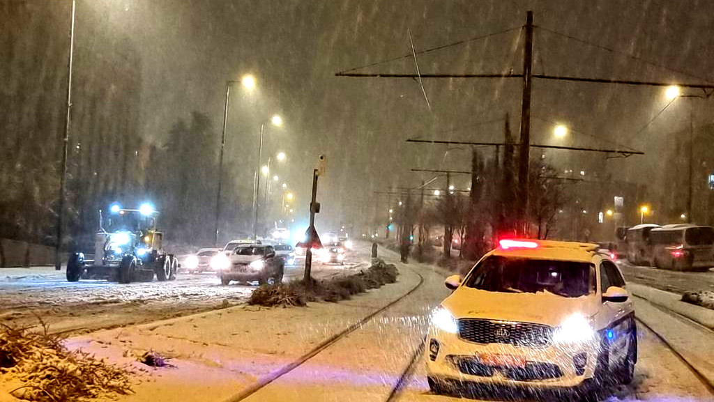 الأبرد منذ سنوات - كتلة هوائية تصل البلاد نهاية الأسبوع وتوقعات بتساقط الثلوج في القدس والمناطق المرتفعة