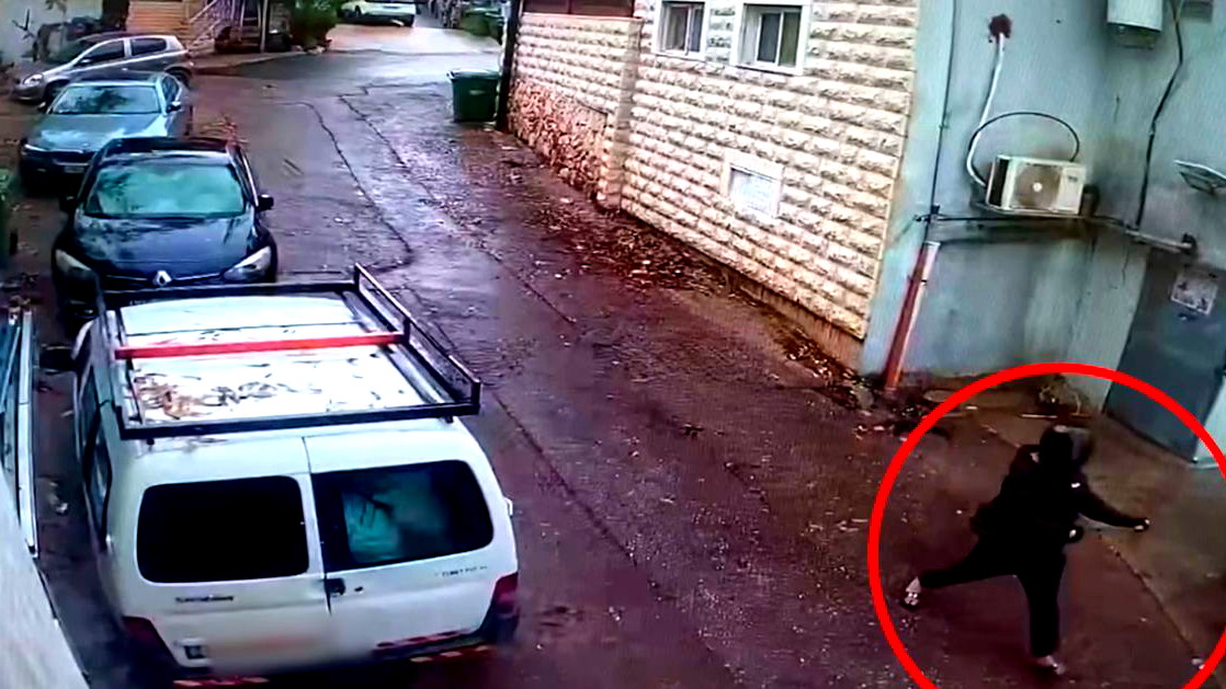 تحت الابتزاز والتهديد- اتّهام شاب (22 عامًا) من طمرة بإطلاق النار باتجاه بناية سكنية بهدف حصوله على مبلغ مالي