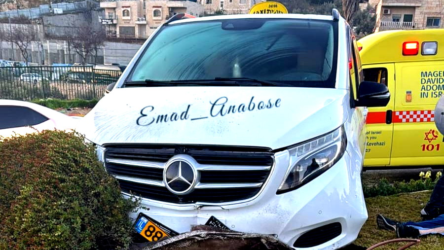 اصابة سائق من صور باهر جراء حادث طرق ذاتي في القدس - حالته حرجة