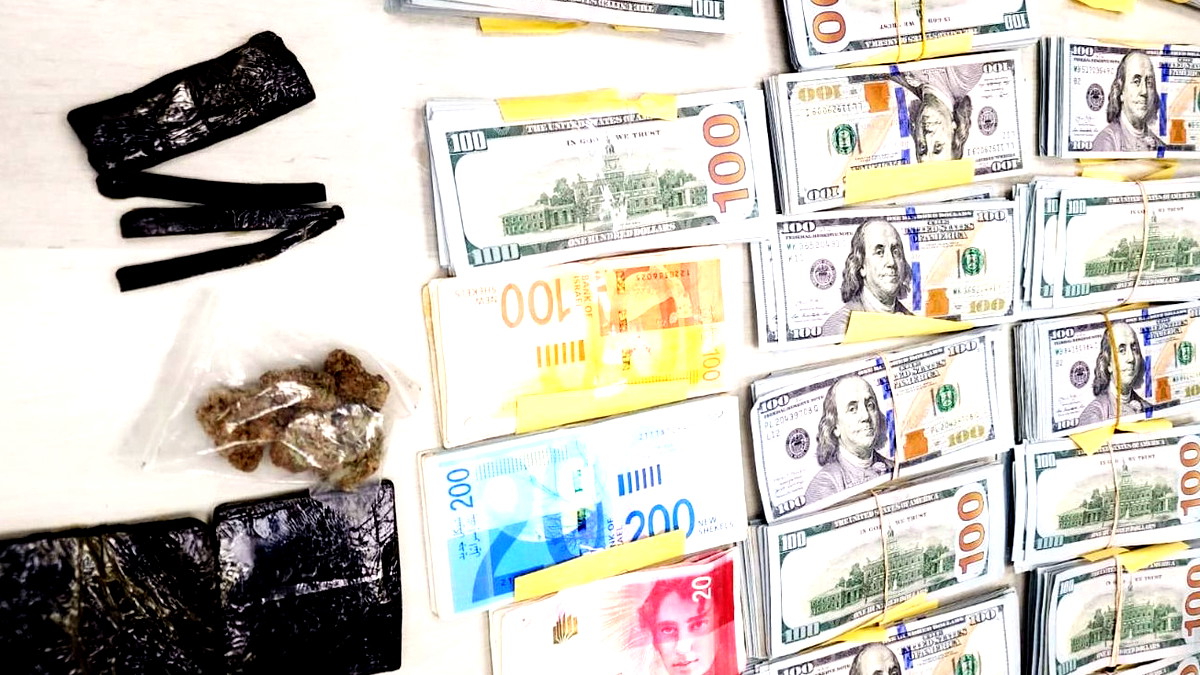 ضبط 400 ألف شيكل ومخدرات خلال تفتيش في بلدة شعب - اعتقال شابين (19،21 عامًا)