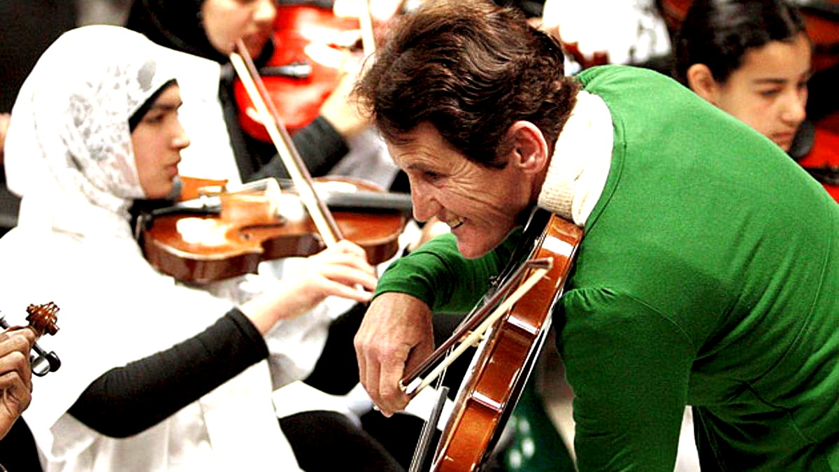 الكمنجات صوت الوفاء الغائب