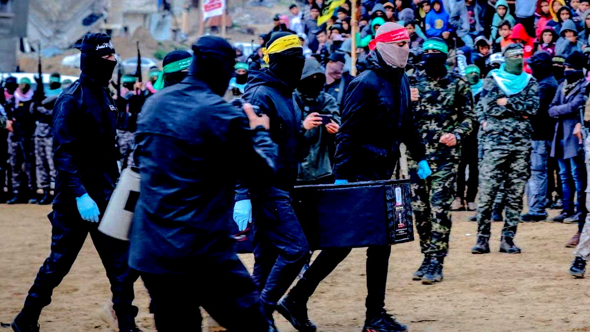 الجيش الإسرائيلي: حماس قتلت الأسرى الإسرائيليين الذين سلمت جثثهم أمس