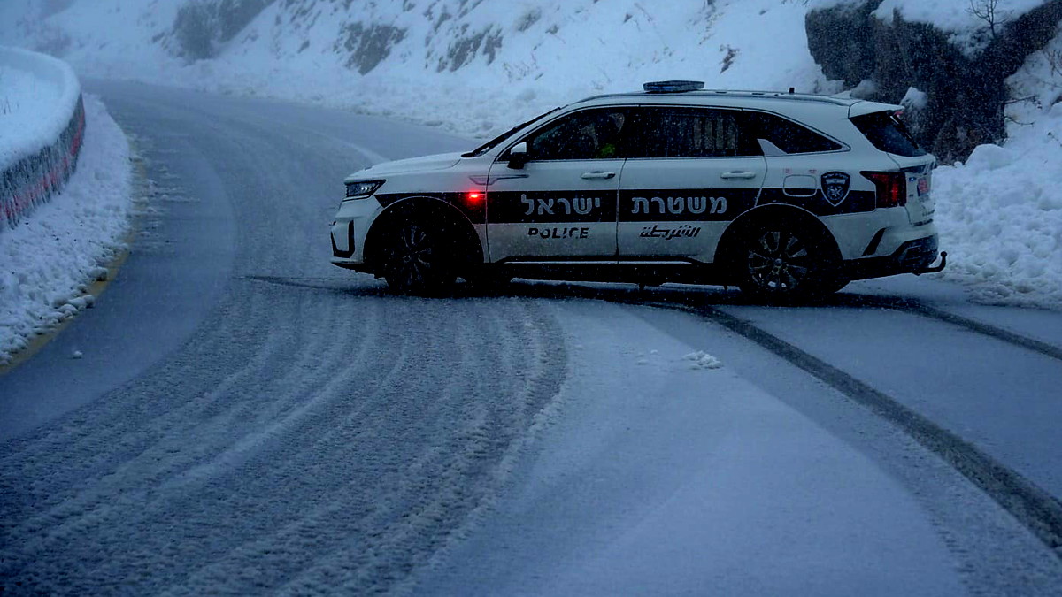 استعدادات الشرطة وجهوزيتها للعاصفة المرتقبة "كورال" واهم توصياتها لجمهور السائقين ومستخدمي الطريق