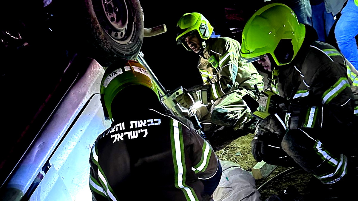 اصابة شابين بجراح خطيرة ومتوسطة اثر حادث طرق قرب مفرق نبطيم على شارع 31 بالنقب