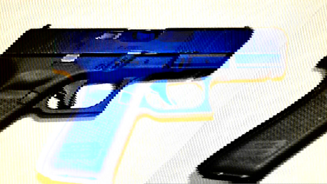 اعتقال شاب (25 عامًا) من بئر المكسور بشبهة حيازة مسدس