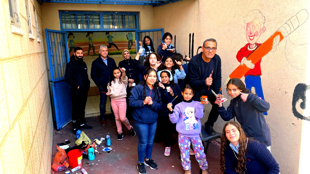 رسم جداريات في مدرسة الباطن الابتدائية ضمن مشروع "تحديات" قسم الشبيبة - المركز الجماهيري أم الفحم