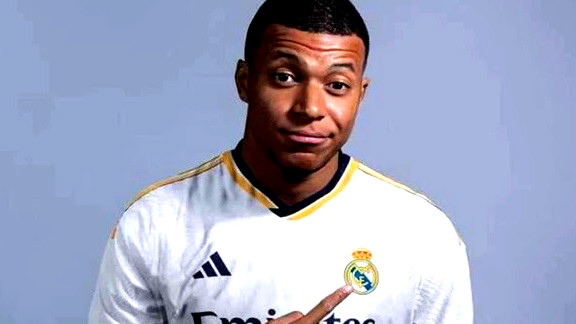 كيليان مبابي يتغيّب مساء اليوم عن مواجهة ريال سوسيداد... إليكم قائمة لاعبي ريال مدريد لهذا اللقاء