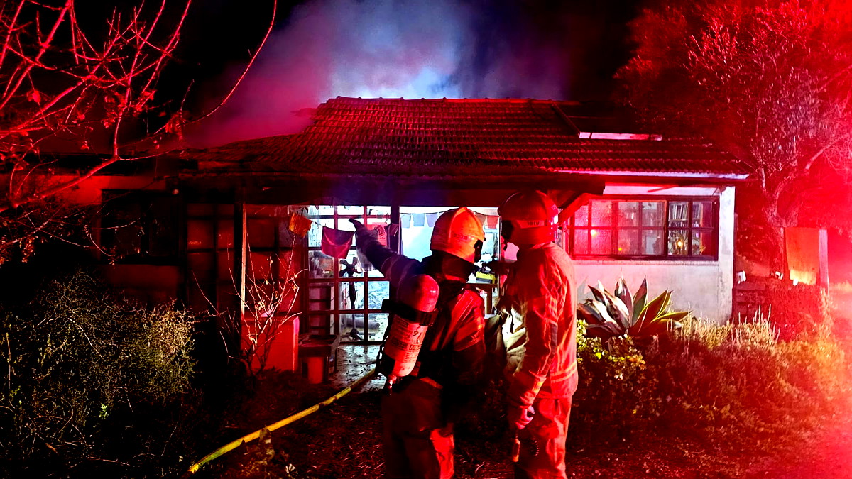 الجليل الغربي: مصرع مُسن (83 عامًا) إثر نشوب حريق في مبنى سكني 