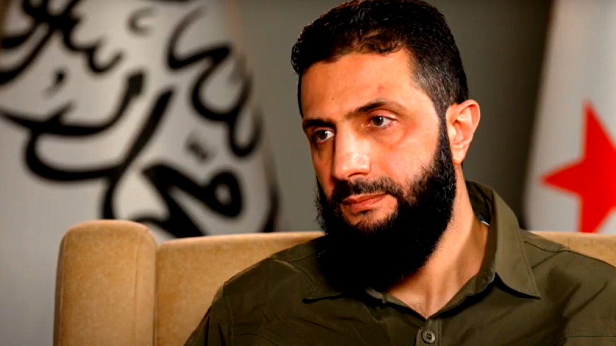 أحمد الشرع يكلف لجنة من 7 أعضاء لصياغة مسودة إعلان دستوري