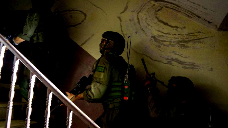 الجيش الإسرائيلي ينفذ غارة جوية في جنوب قطاع غزة ويجدد تحذيراته للسكان