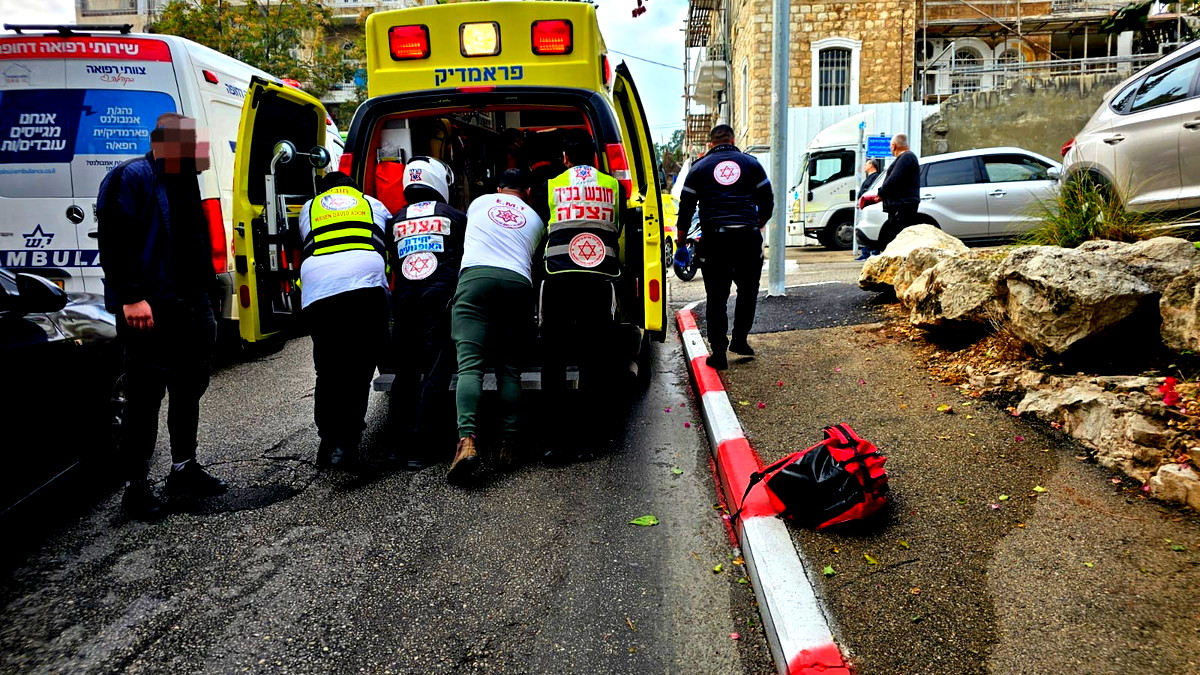 إصابة عاملين بجراح خطيرة ومتوسطة إثر تعرضهما لصعقة كهربائية في أشدود