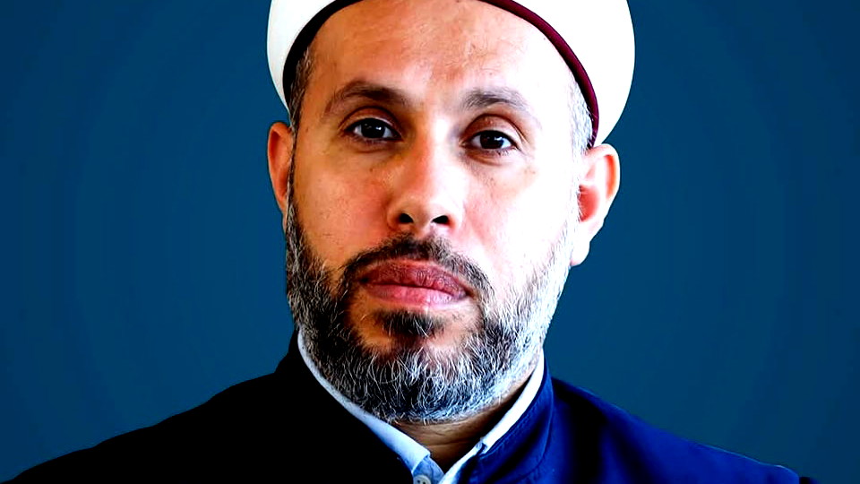 "حكم دفع الزّكاة والفدية وصدقة الفطر للأبناء والبنات والأحفاد المحتاجين"