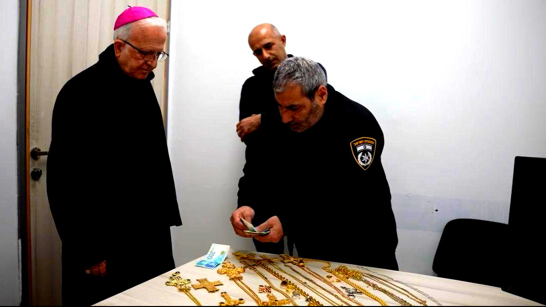 القدس: اعتقال مشتبه بسرقة ممتلكات ثمينة من كنيسة بالبلدة القديمة