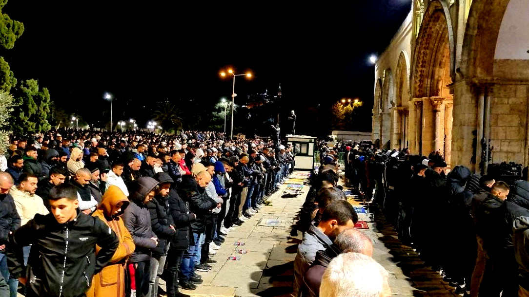 85 ألف مصل أدوا صلاتي العشاء والتراويح بالمسجد الأقصى، في اليوم السادس من شهر رمضان