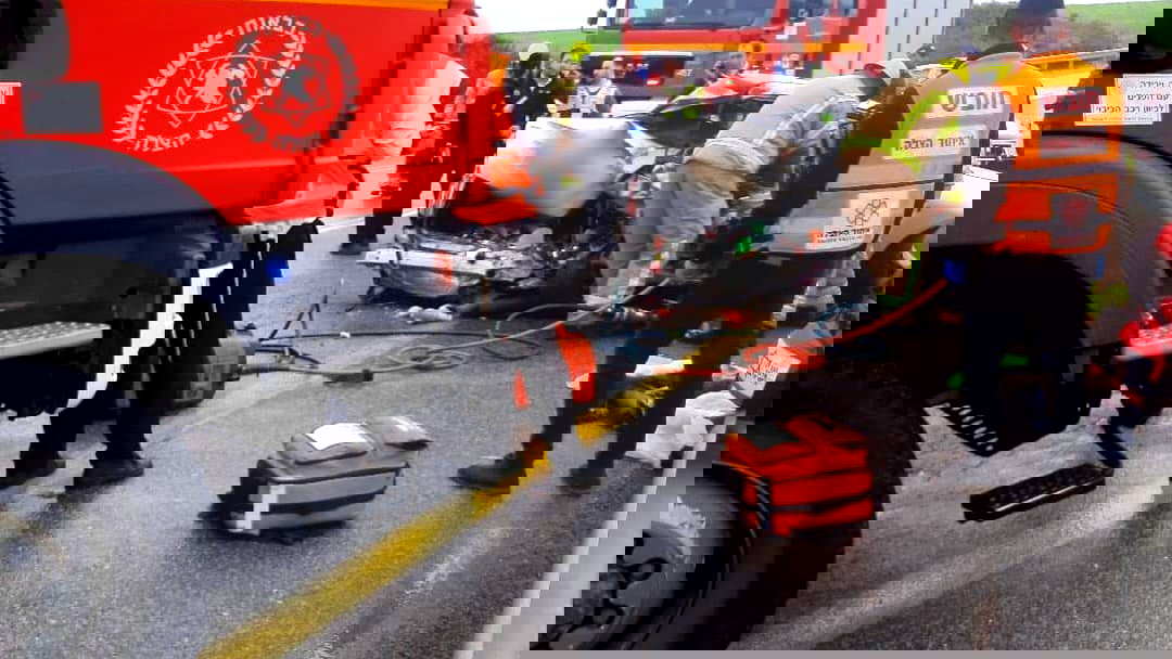 مصرع سيدة وإصابة آخر بجراح خطيرة إثر حادث طرق مروع على شارع 35 قرب مفرق بيت جبرين