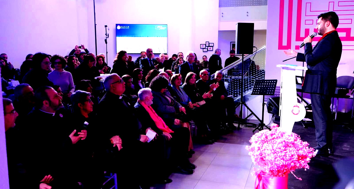 من رام الله إلى الناصرة: افتتاح تاريخي لمعرض “متحف بلا حدود” للمتحف الفلسطيني ومؤسسة مريم بحضور ايقونة الفن الفلسطيني الفنان سليمان منصور 