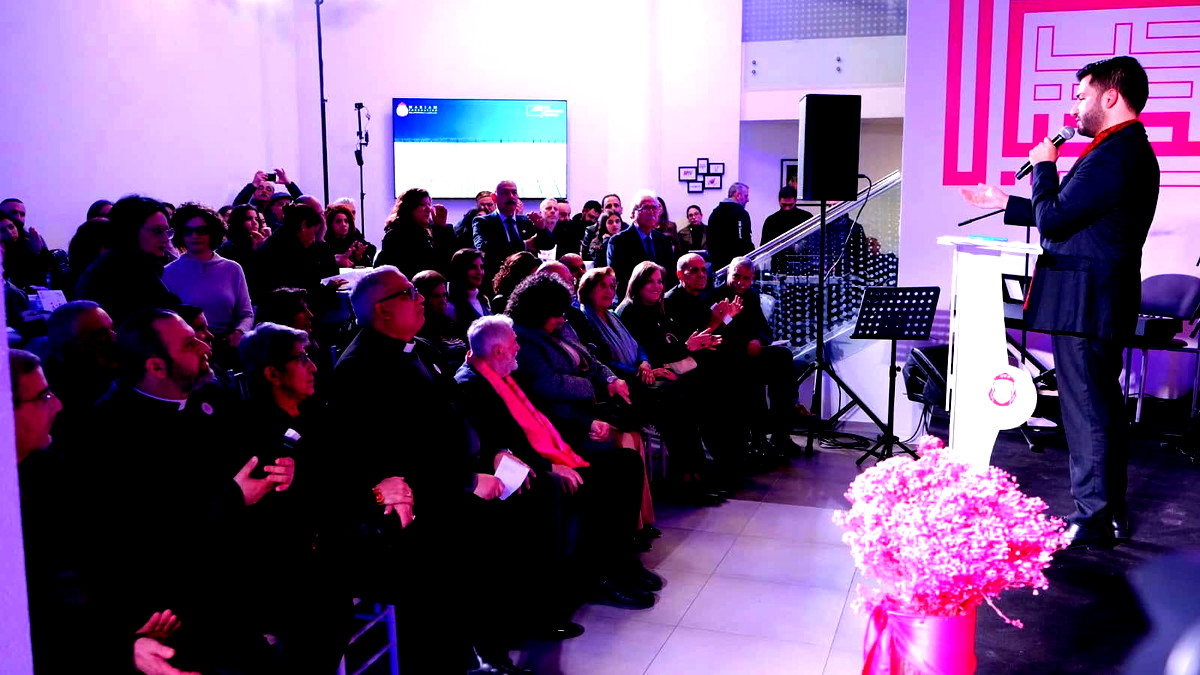 من رام الله إلى الناصرة: افتتاح تاريخي لمعرض “متحف بلا حدود” للمتحف الفلسطيني ومؤسسة مريم بحضور ايقونة الفن الفلسطيني الفنان سليمان منصور