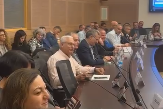 لجنة الداخلية وحماية البيئة البرلمانية تناقشان أزمة النفايات التي تعاني منها السلطات المحلية في البلاد