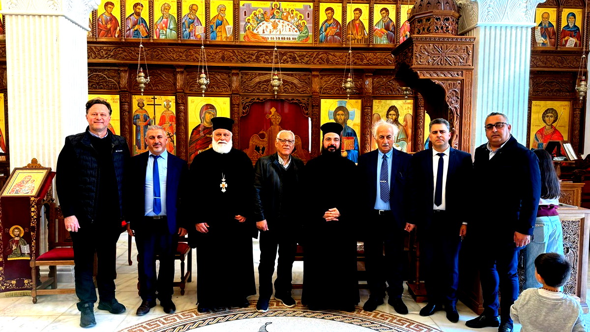 وفد كبير من مدينة الرملة في زيارة للكنيسة الجديدة في كفرسميع