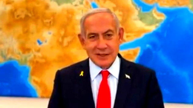 فيديو| نتنياهو يرفع دعوى قضائية ضد يعالون: "لم أتلقَ شيئًا من قطر"