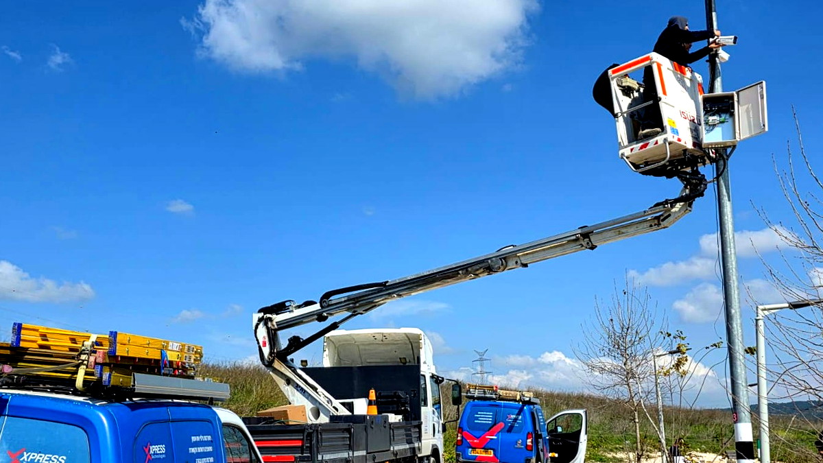 بلدية كفر قرع تعزز الأمن والأمان عبر تركيب كاميرات مراقبة في الحيز العام