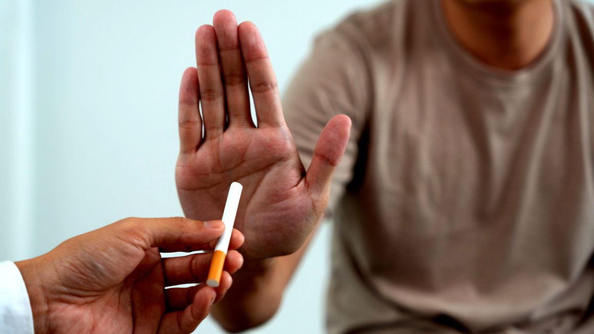 نصف الرجال العرب في البلاد يدخّنون ورمضان يمثّل تحديّا لهم