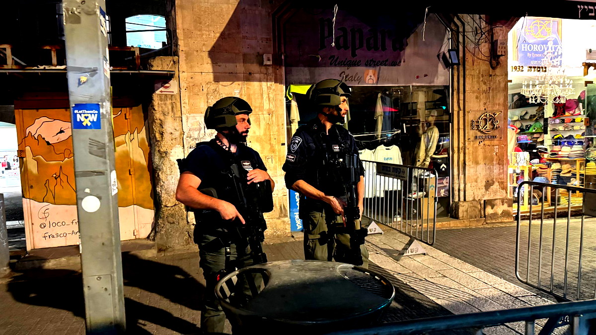 بعد حادثة إطلاق النار باتجاه شخص وسط مدينة القدس الليلة الماضية - اعتقال مشتبه به من سكان المدينة