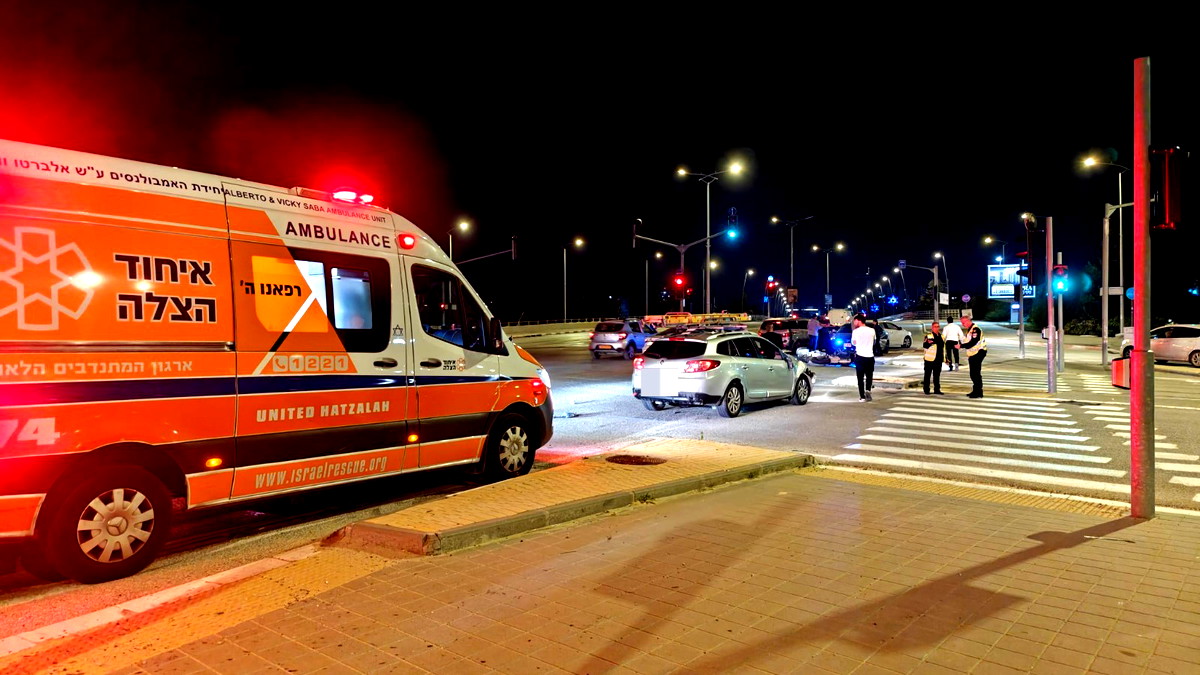 إصابة راكب دراجة نارية (25 عامًا) بجروح خطيرة إثر حادث سير في الخضيرة