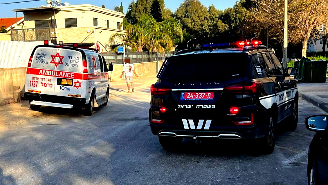 العثور على رجل (55 عامًا) وهو مصاب بجراح خطيرة وملقى على الأرض في حيفا