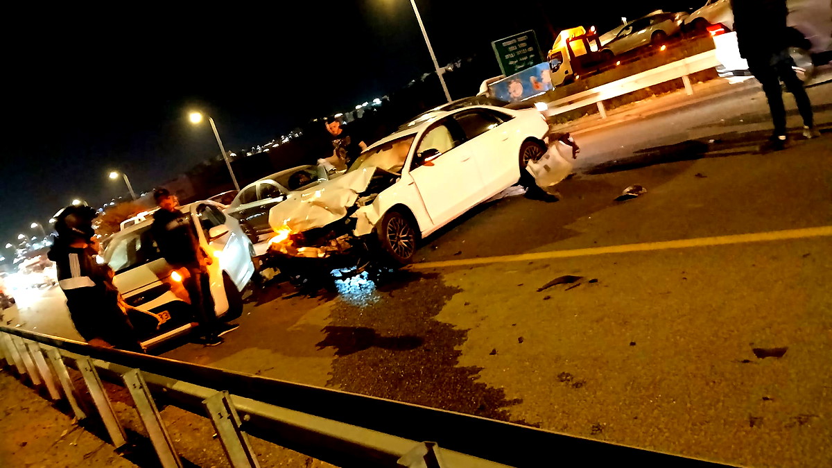 الناصرة: اصابة 4 اشخاص بجراح خطيرة وطفيفة اثر حادث طرق