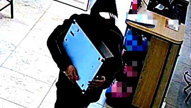 هدّد البائعة بالسكين- تصريح مدع عام بحق شاب (42 عامًا) من عبلين بشبهة السطو واقتحام محل تجاري 